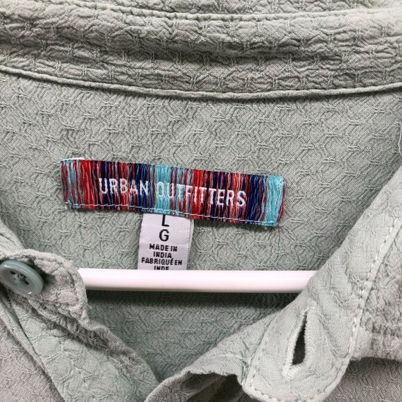 Urban Outfitters Relaxed Short Sleeve Shirt Mens L Sage Green Button Up Rayon - Picture 9 of 9